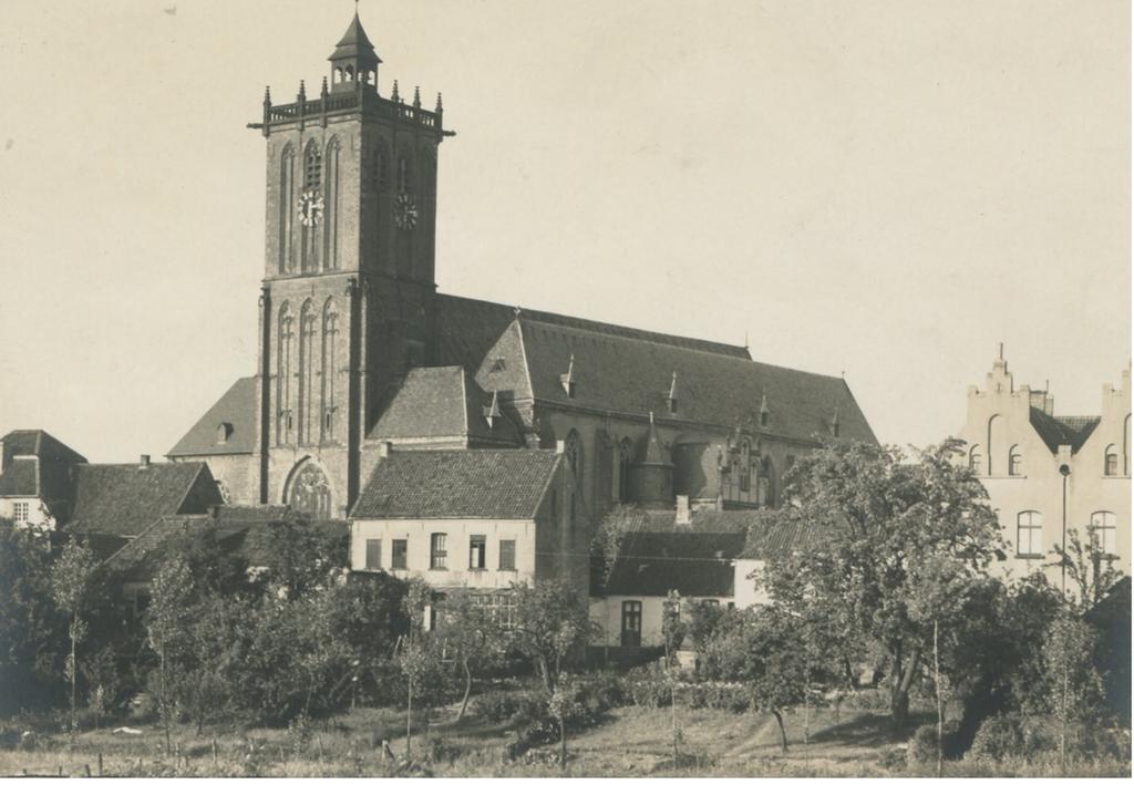 Das Bild zeigt die St. Nicolai Kirche 1930