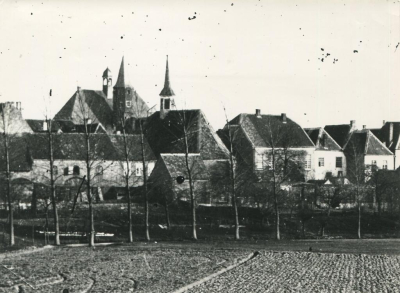 Blick vom Schwanenhorst auf die Evangelische Kirche, Foto aufgenommen vor 1898. Blick vom Schwanenhorst auf die Evangelische Kirche, Foto aufgenommen vor 1898.