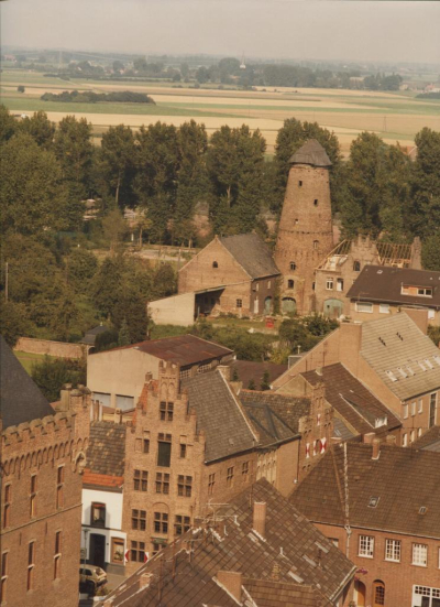 Mühle während der Renovierung in den 1980er Jahren Luftaufnahme der Mühle während der Renovierung in den 1980er Jahren. Im Vordergrund sind Teile des historischen Rathauses sowie des Städtischen Museums zu sehen.